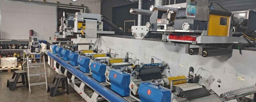 Installation de la presse flexographique ZJR-350G chez Tipografija Maxiprint en Biélorussie