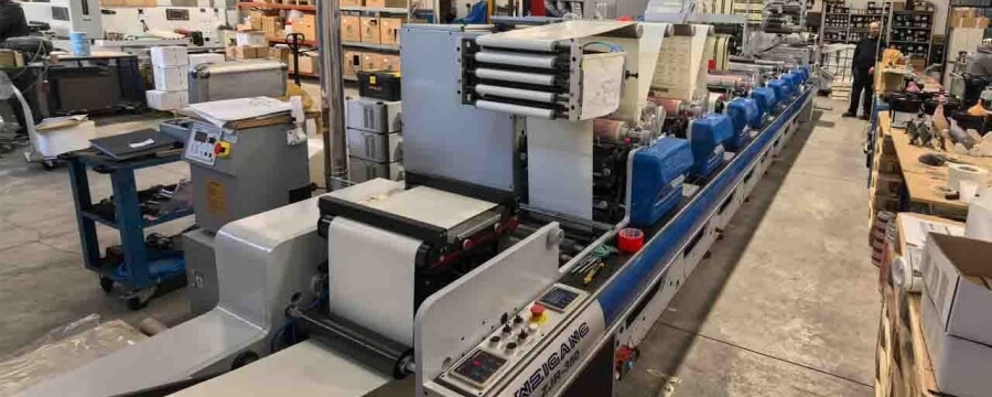 Installation de la presse flexographique ZJR-350G chez Welabel en Italie